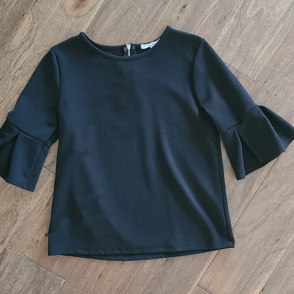 Black 3/4 length shirt